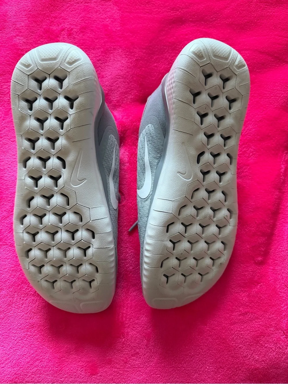 Nike Women’s Light Gray Lace-Up Running Sneakers